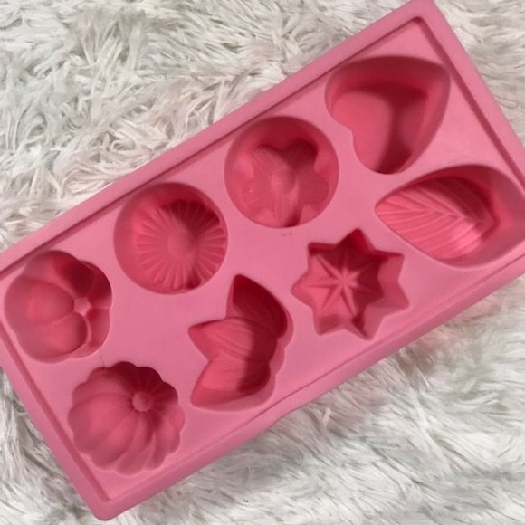 NWOT Set of 4 Pineapple Starfish Fish Flora Silicone Soap Mold Trays - Picture 3 of 10